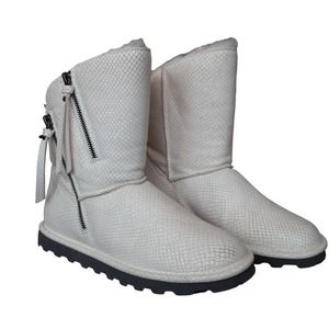 NEW Bearpaw Winter Boots 8 Mimi White Snake